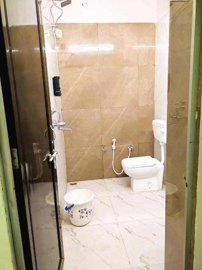 Yellow Homestay - Modern 2Bhk Ac Stay 자발푸르 외부 사진