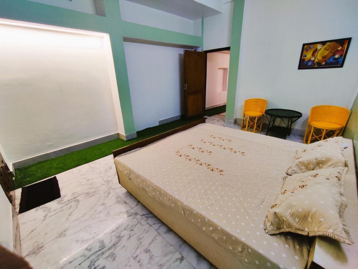 Yellow Homestay - Modern 2Bhk Ac Stay 자발푸르 외부 사진