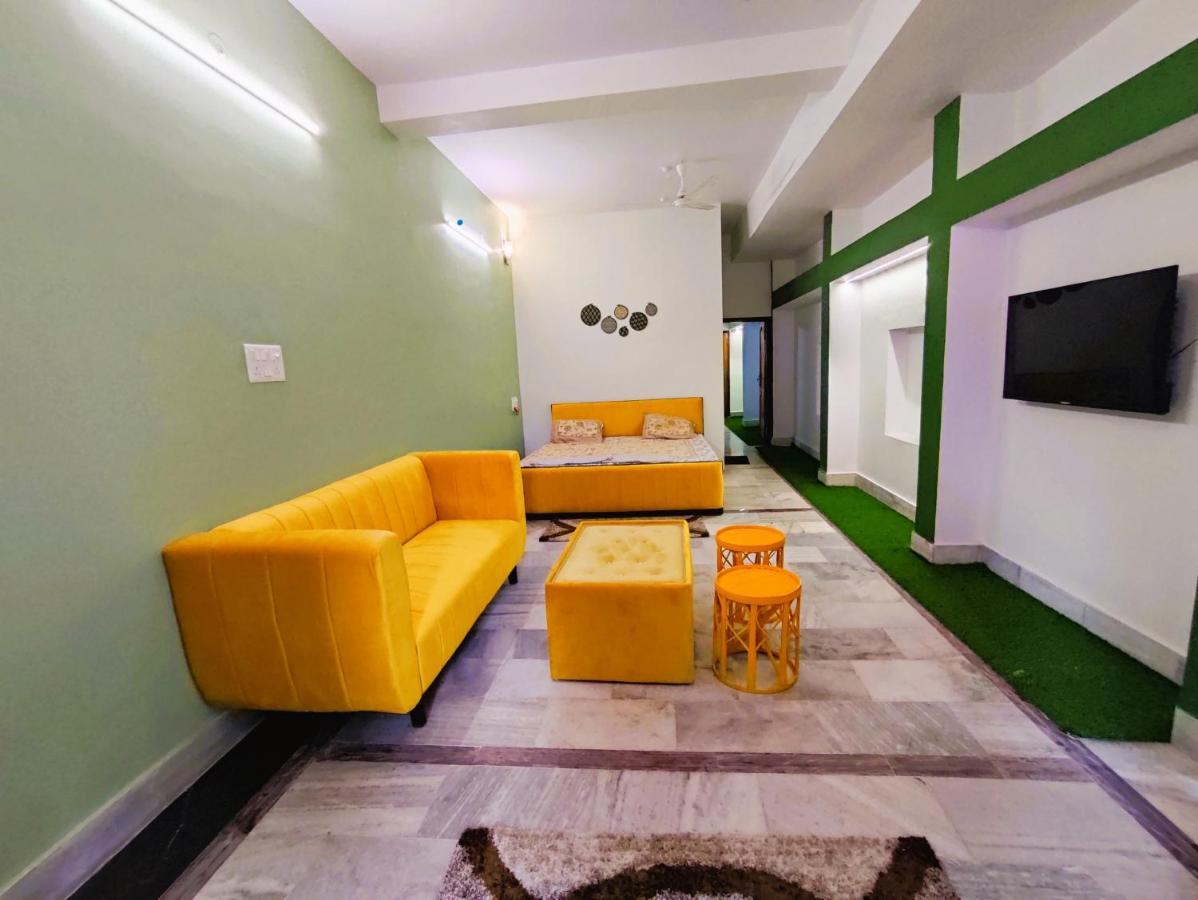 Yellow Homestay - Modern 2Bhk Ac Stay 자발푸르 외부 사진