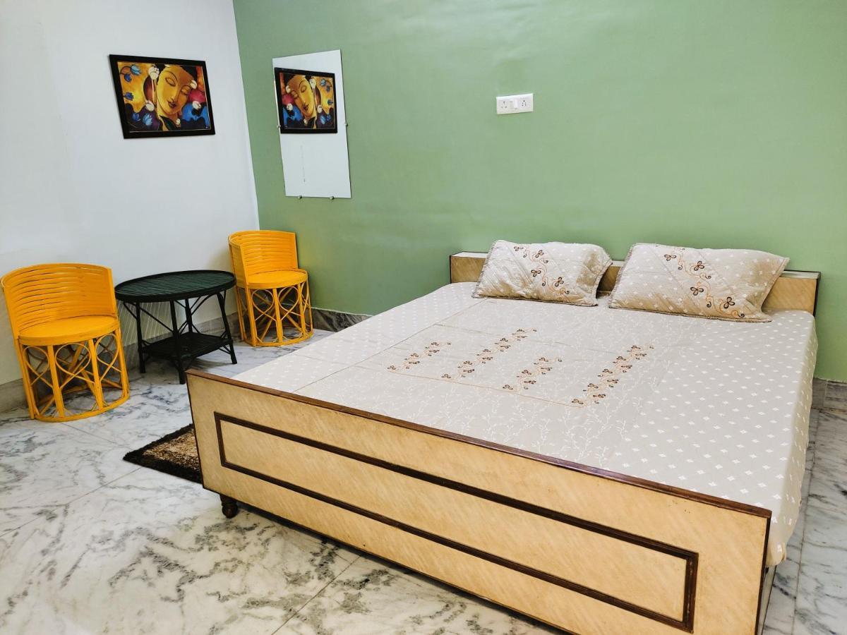 Yellow Homestay - Modern 2Bhk Ac Stay 자발푸르 외부 사진